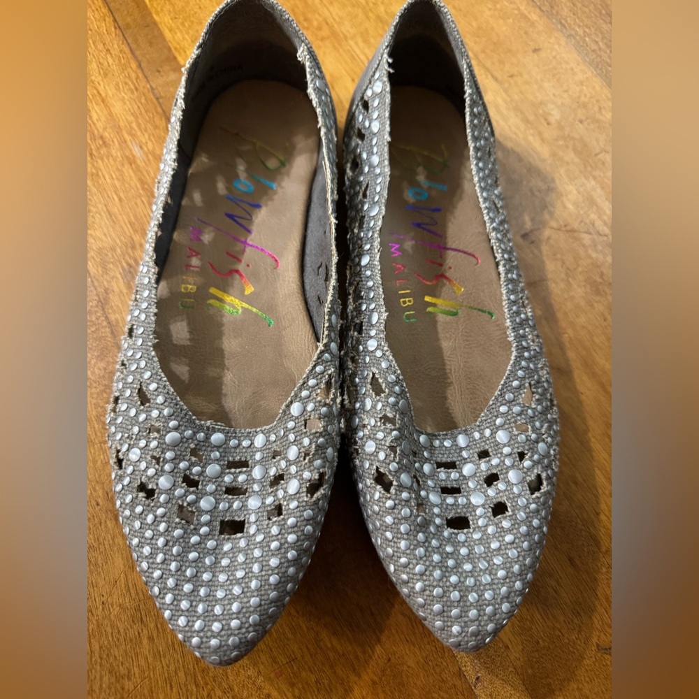 Blowfish Silver Flats | Size 8